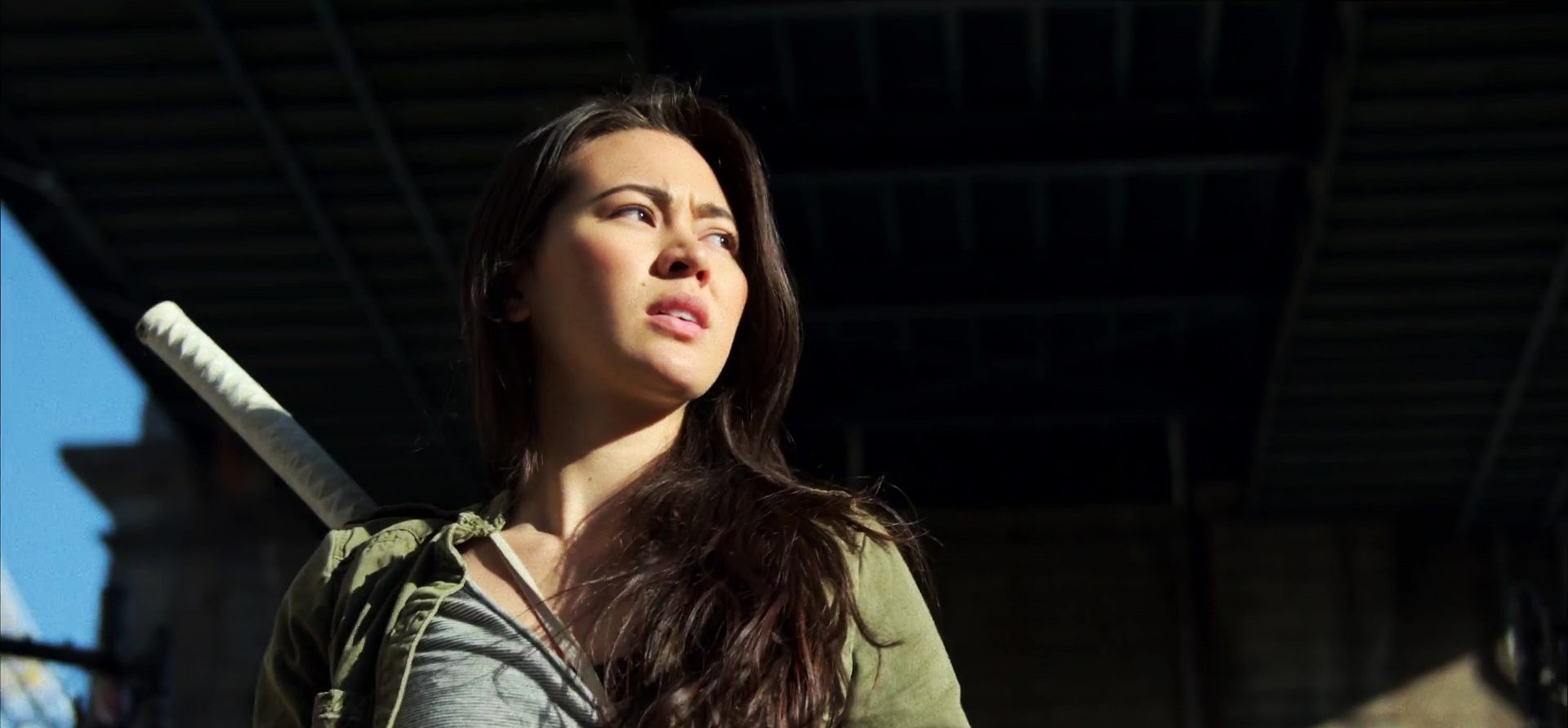 Punho de Ferro | Colleen Wing quebra a cara de geral em cena