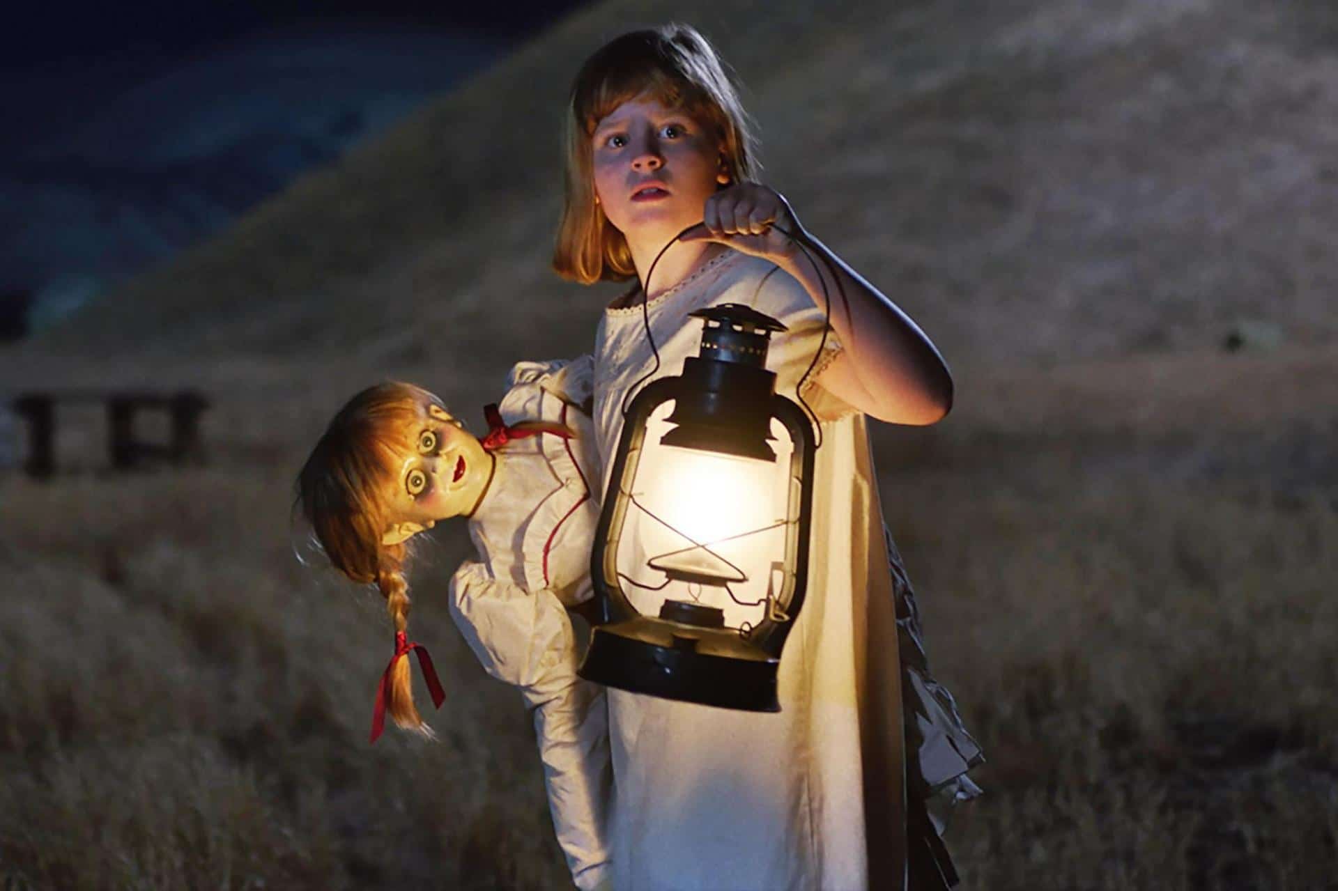 AC-FP-080r
Film Name: ANNABELLE: CREATION
Copyright: © 2017 WARNER BROS. ENTERTAINMENT INC. AND RATPAC-DUNE ENTERTAINMENT LLC
Photo Credit: Courtesy of Warner Bros. Pictures
Caption: LULU WILSON as Linda in New Line Cinema's supernatural thriller "ANNABELLE: CREATION," a Warner Bros. Pictures release.