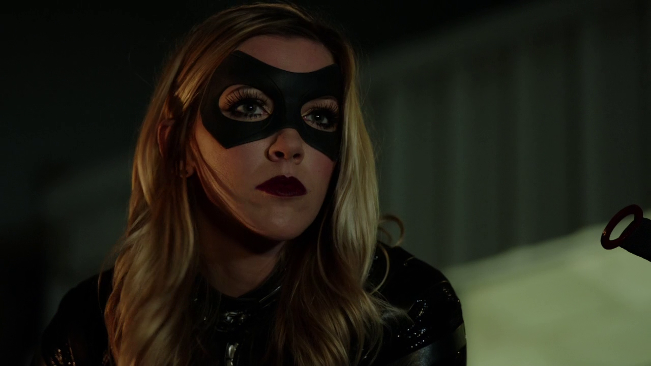 Arrow | Katie Cassidy terá papel regular na próxima temporada (mas não como você imagina)