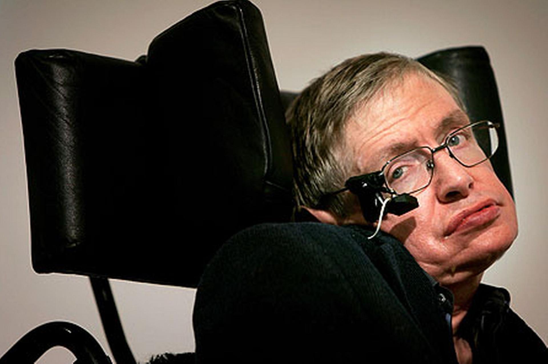 Todos querem ser a nova voz de Stephen Hawking