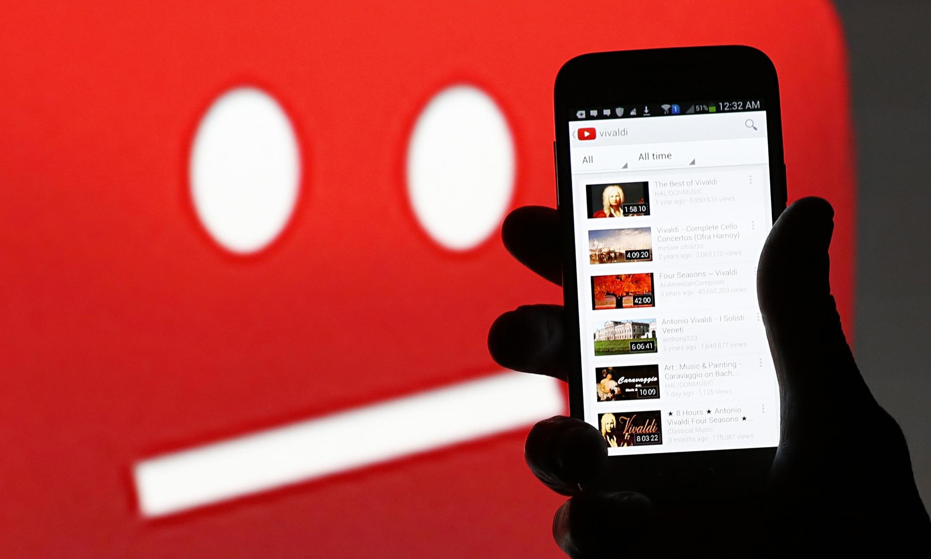 YouTube remove monetização de canais anti-vacinação
