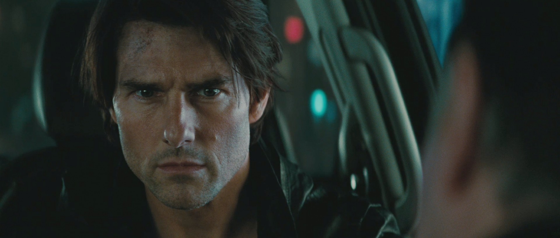 Missão: Impossível 6 | Tom Cruise é arremessado de moto em vídeo do set