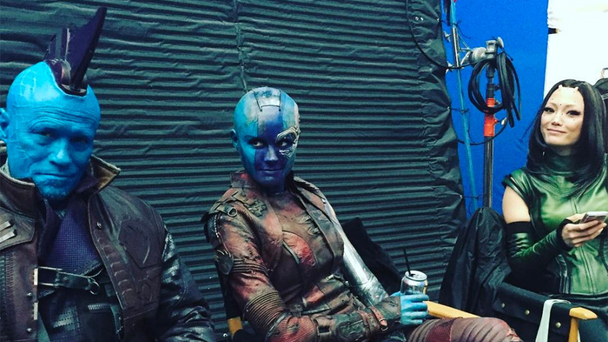 Guardiões da Galáxia Vol. 2 | Yondu, Nebula e Mantis relaxam em foto dos bastidores