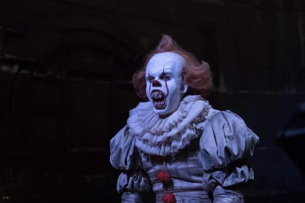 Pennywise vai te aterrorizar nestas fotos de bastidores de It: A Coisa