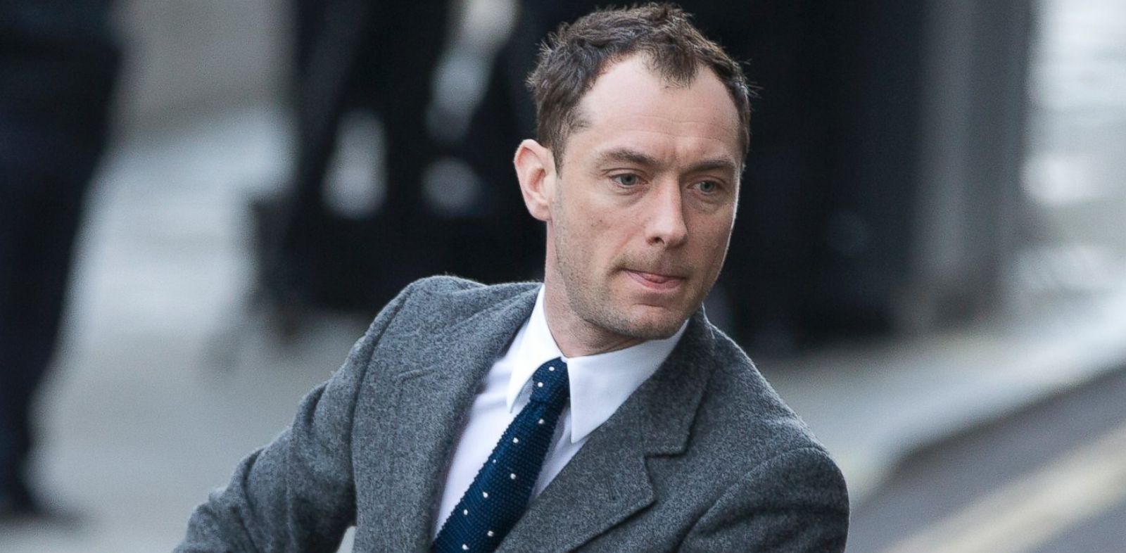 Jude Law fala sobre o jovem Dumbledore em Animais Fantásticos 2