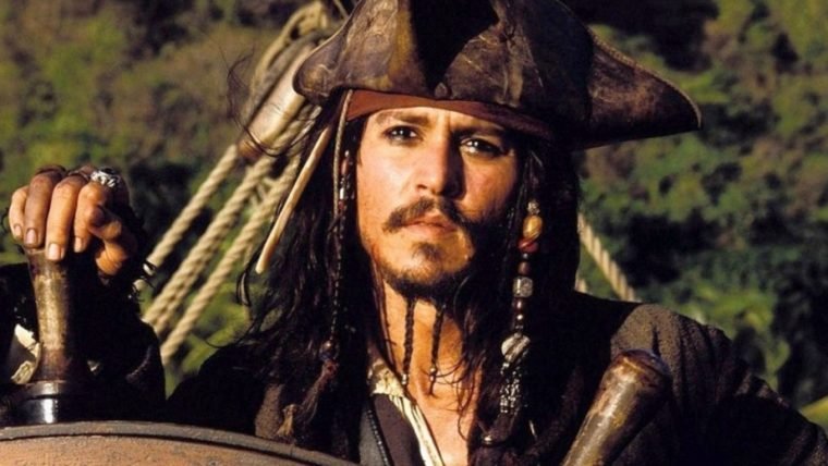 Piratas do Caribe 5 tinha uma mulher como vilã, mas Johnny Depp exigiu que mudassem isso