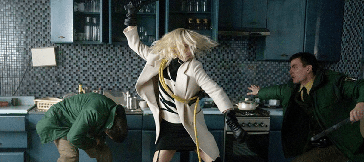 Atômica | Ninguém é páreo para Charlize Theron na nova cena divulgada