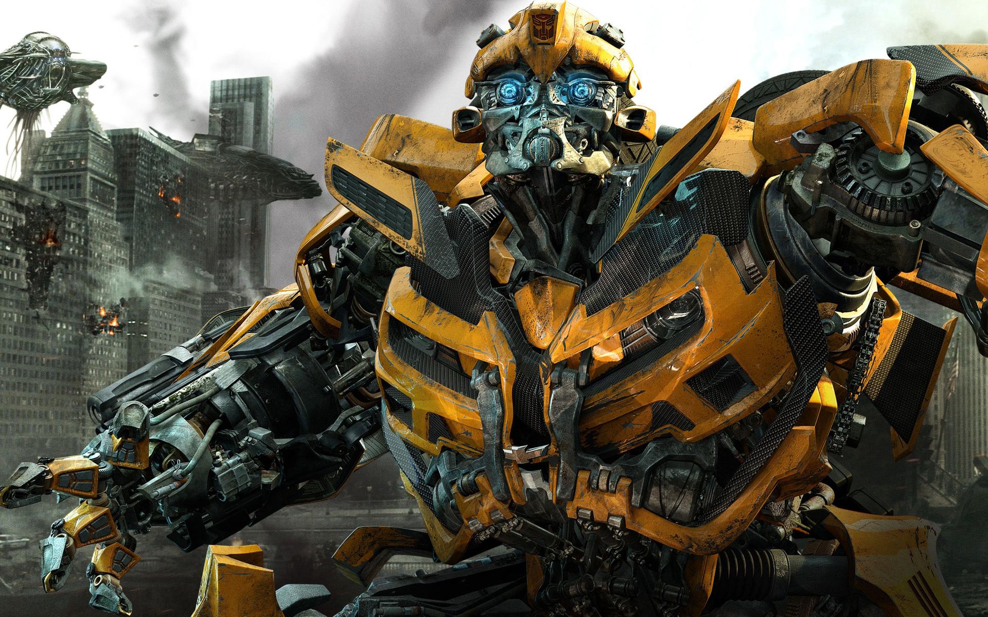 Transformers: O Último Cavaleiro | Bumblebee se divide em várias partes no novo comercial
