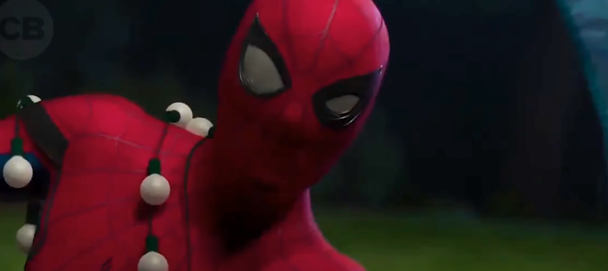 Homem-Aranha impede assalto em novo comercial com cenas inéditas de De Volta ao Lar