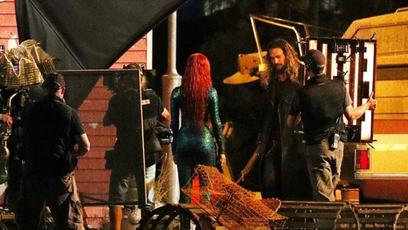Aquaman | Amber Heard aparece ao lado de Jason Momoa em nova foto do set