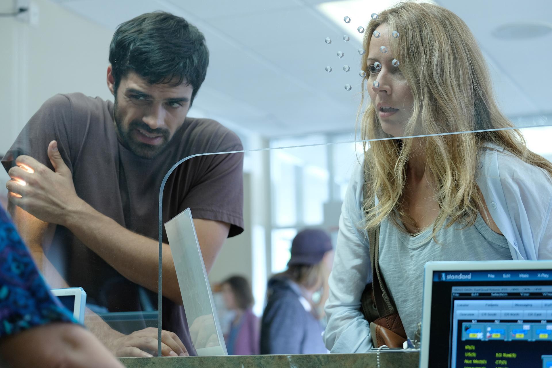 THE GIFTED:  L-R:  Sean Teale and Amy Acker in the "A New World" episode of THE GIFTED airing Monday, Oct. 9 (9:00-10:00 PM ET/PT) on FOX.  ©2017 Fox Broadcasting Co.  Cr:  Eliza Morse/FOX