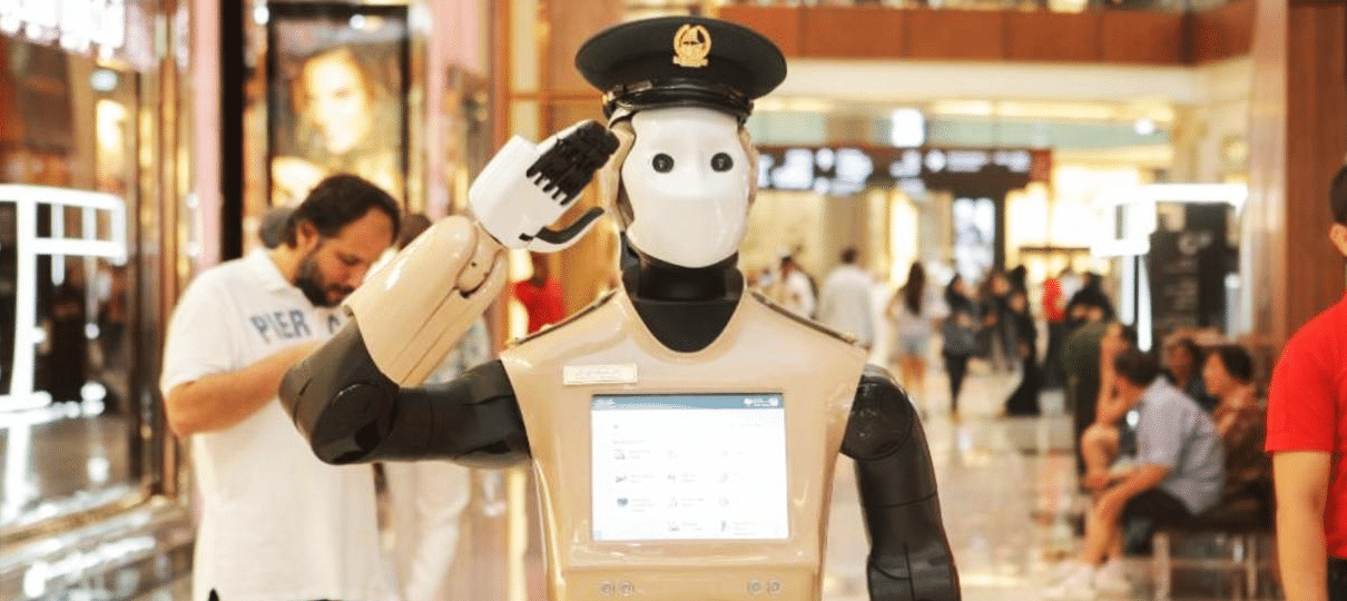 Primeiro policial robô do mundo começa a operar em Dubai