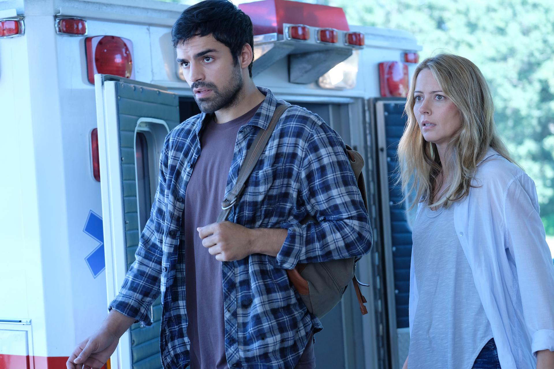 THE GIFTED:  L-R:  Sean Teale and Amy Acker in the "A New World" episode of THE GIFTED airing Monday, Oct. 9 (9:00-10:00 PM ET/PT) on FOX.  ©2017 Fox Broadcasting Co.  Cr:  Eliza Morse/FOX