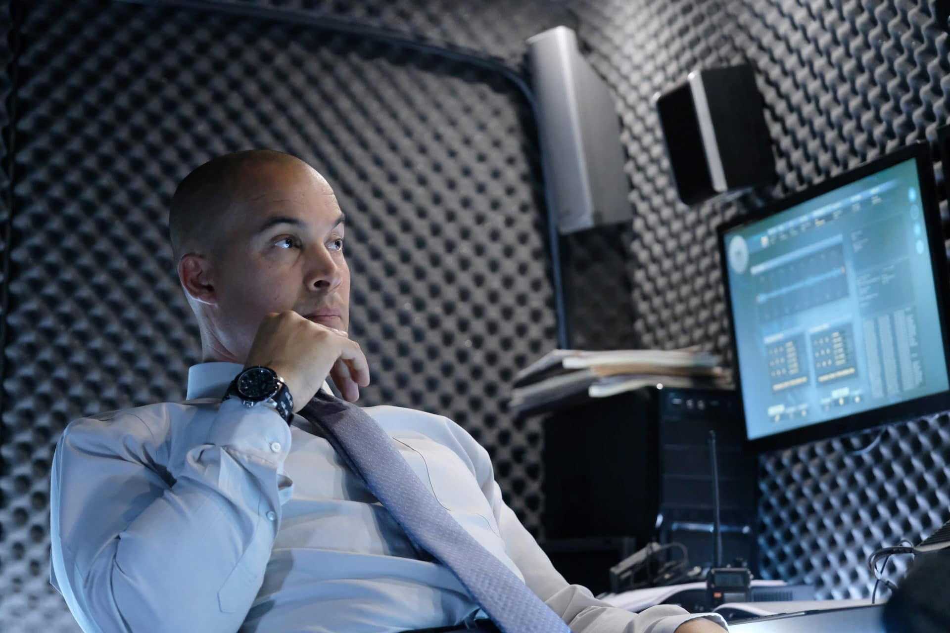THE GIFTED:  Coby Bell in the "eXodus" episode of THE GIFTED airing Monday, Oct. 16 (9:00-10:00 PM ET/PT) on FOX. ©2017 Fox Broadcasting Co. Cr: Eliza Morse/FOX