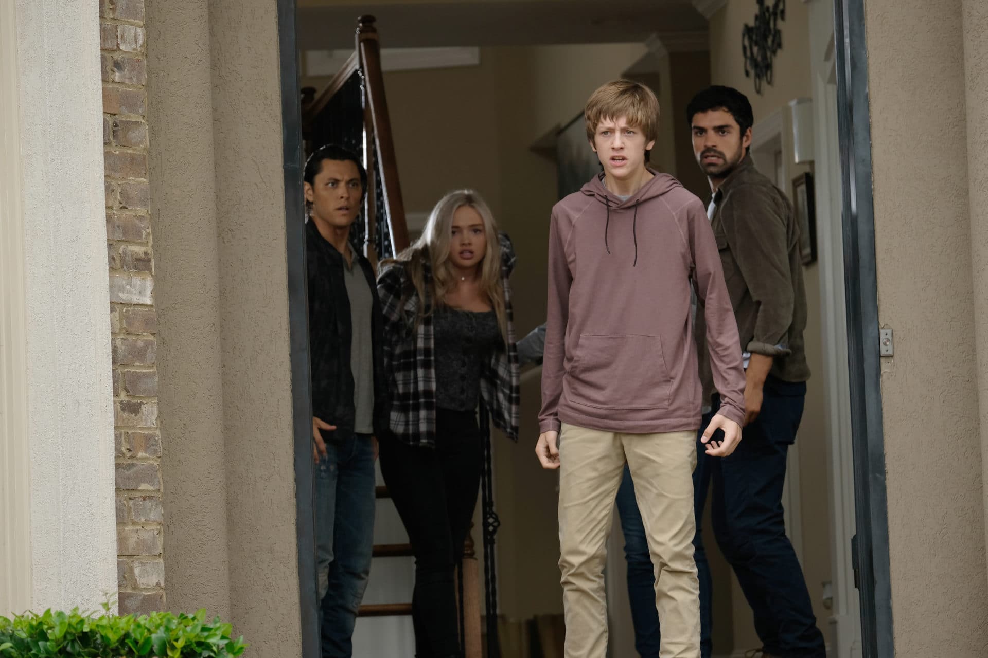 THE GIFTED:  L-R:  Blair Redford, Natalie Alyn Lind, Percy Hynes White and Sean Teale in the "eXodus" episode of THE GIFTED airing Monday, Oct. 16 (9:00-10:00 PM ET/PT) on FOX. ©2017 Fox Broadcasting Co. Cr: Eliza Morse/FOX