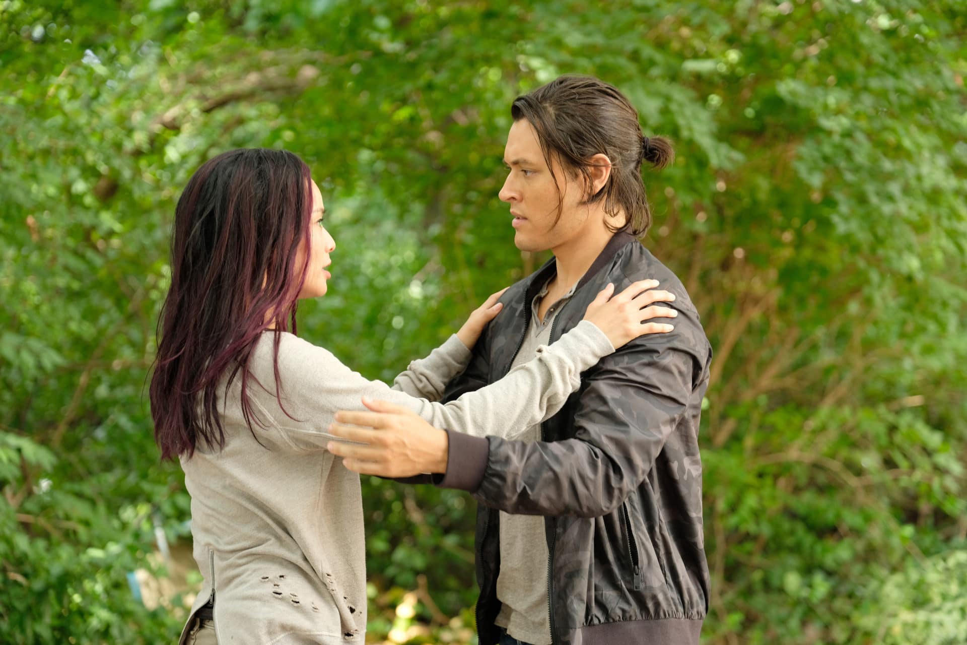 THE GIFTED:  L-R:  Jamie Chung and Blair Redford in the "eXodus" episode of THE GIFTED airing Monday, Oct. 16 (9:00-10:00 PM ET/PT) on FOX. ©2017 Fox Broadcasting Co. Cr: Eliza Morse/FOX