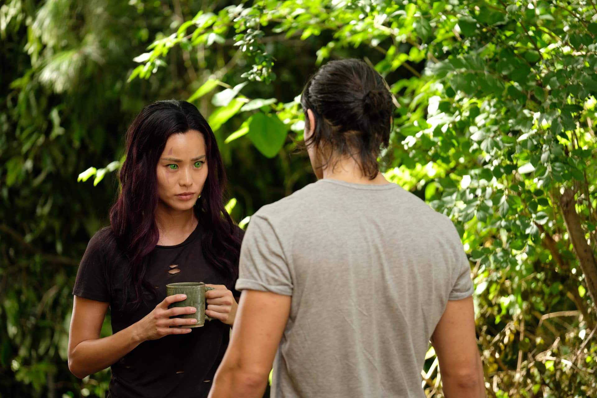 THE GIFTED:  L-R:  Jamie Chung and Blair Redford in the "eXodus" episode of THE GIFTED airing Monday, Oct. 16 (9:00-10:00 PM ET/PT) on FOX. ©2017 Fox Broadcasting Co. Cr: Eliza Morse/FOX