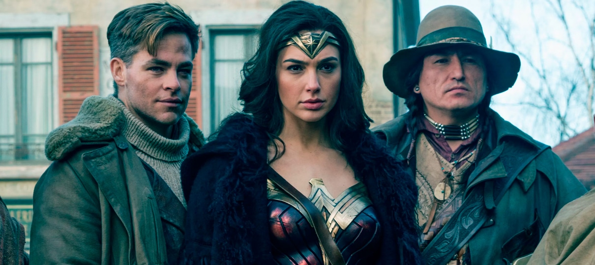 Mulher-Maravilha está pronta para salvar o mundo em novo comercial