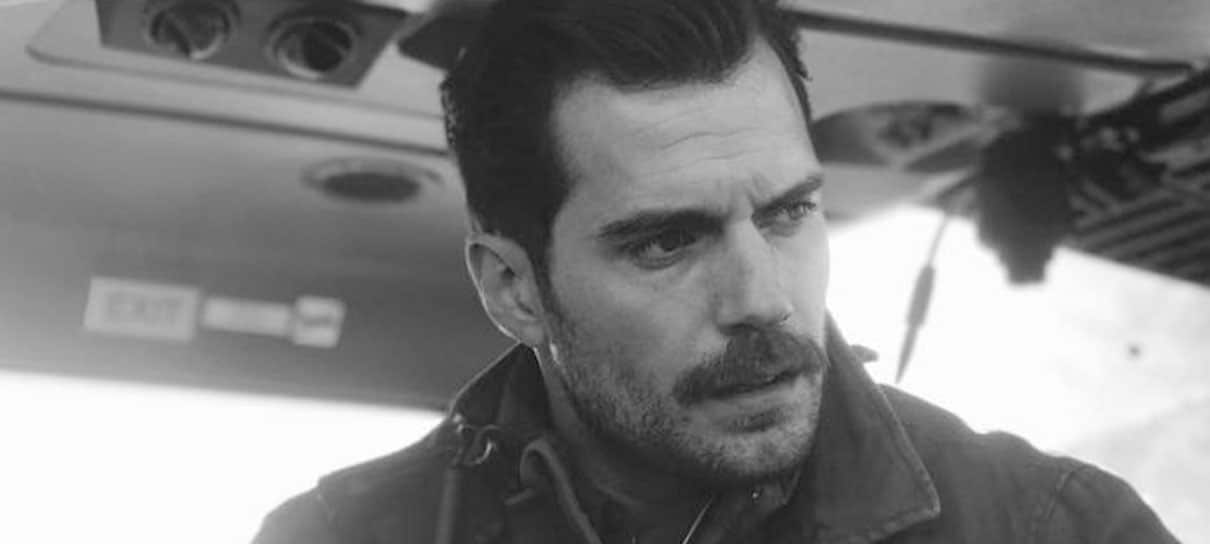 Henry Cavill aparece bigodudo em foto de Missão: Impossível 6