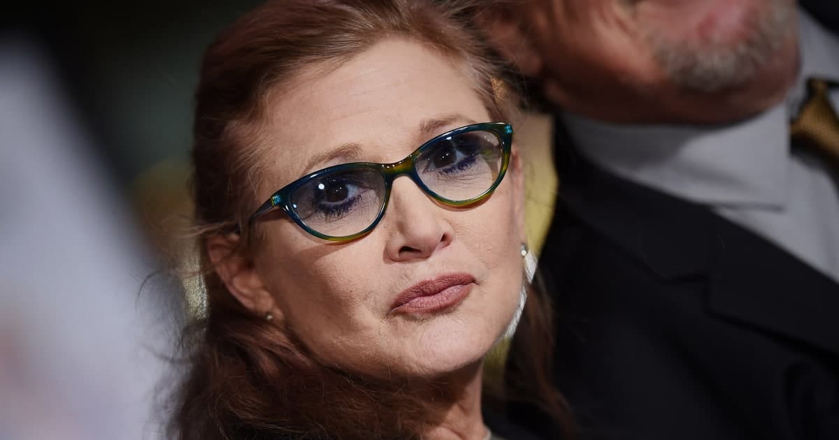 Morte de Carrie Fisher foi causada por apneia do sono e fatores indeterminados