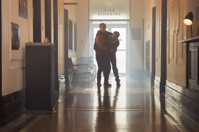 Riverdale -- "A Kiss Before Dying" -- Image Number: RVD201a_0100.jpg -- Pictured (L-R): KJ Apa as Archie Andrews and Luke Perry as Fred Andrews -- Photo: Dean Buscher/The CW -- ÃÂ© 2017 The CW Network. All Rights Reserved