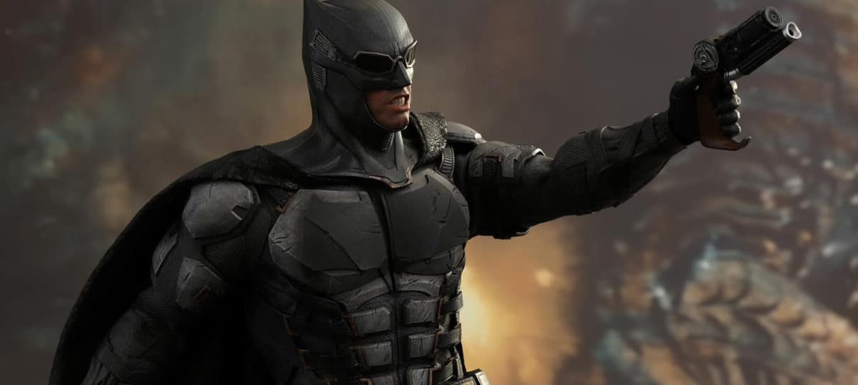 Liga da Justiça | Batman com armadura da Hot Toys está pronto para derrotar  outros figures - NerdBunker