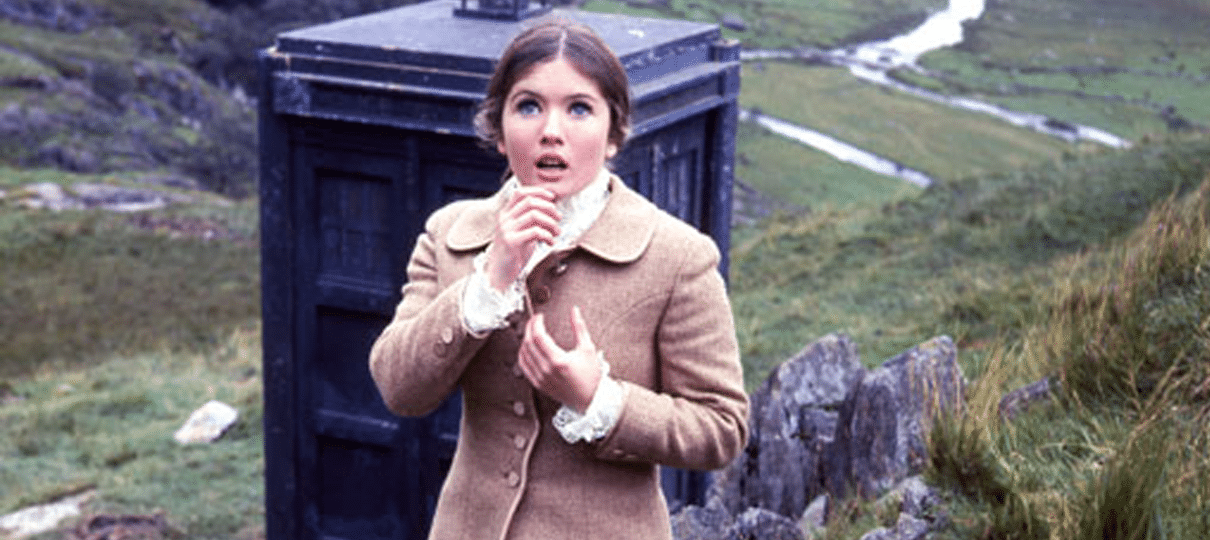 Deborah Watling, ex-companion de Doctor Who, morre aos 69 anos