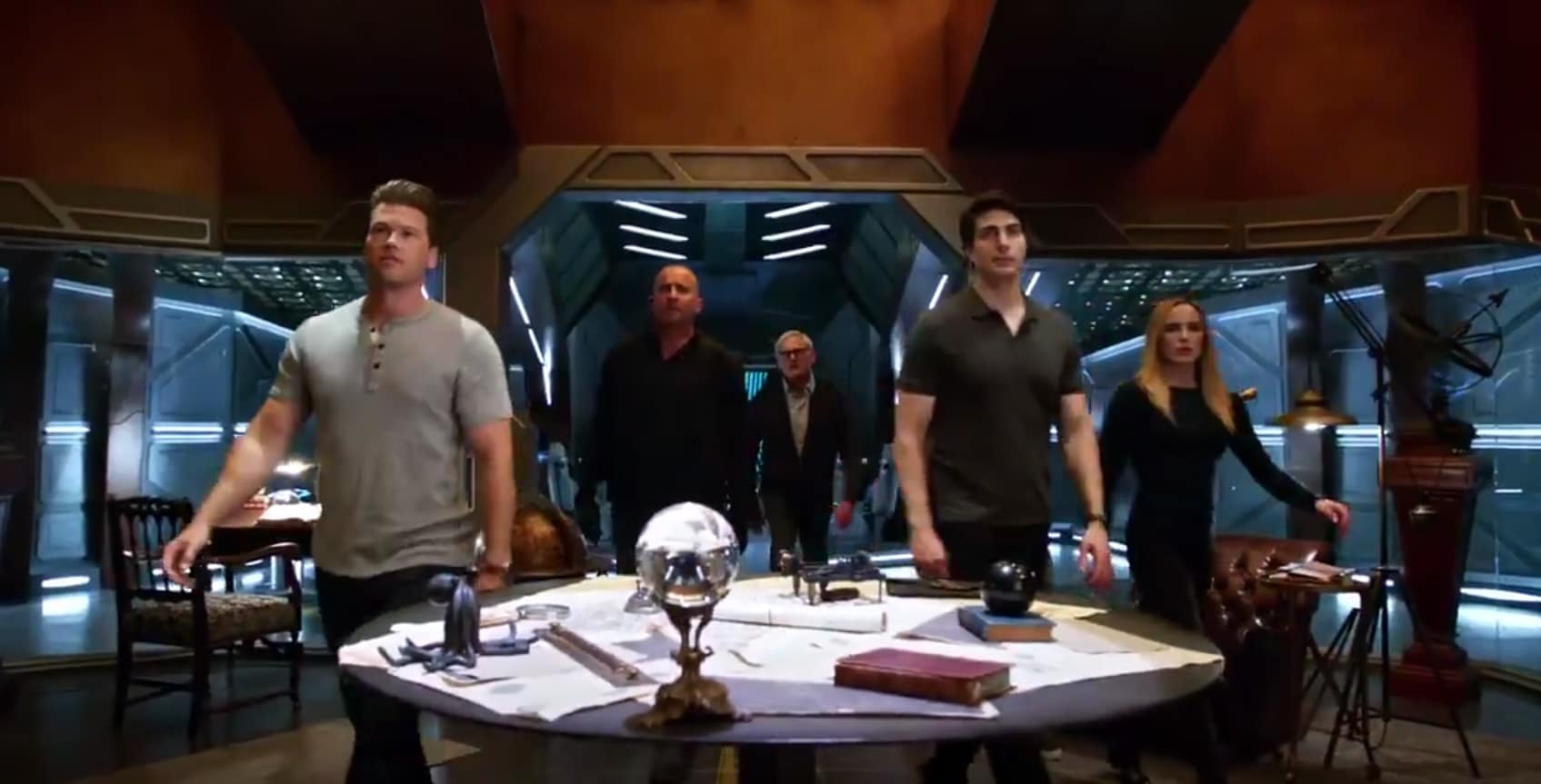 SDCC 2017 | Lendas nunca morrem no trailer da terceira temporada de Legends of Tomorrow