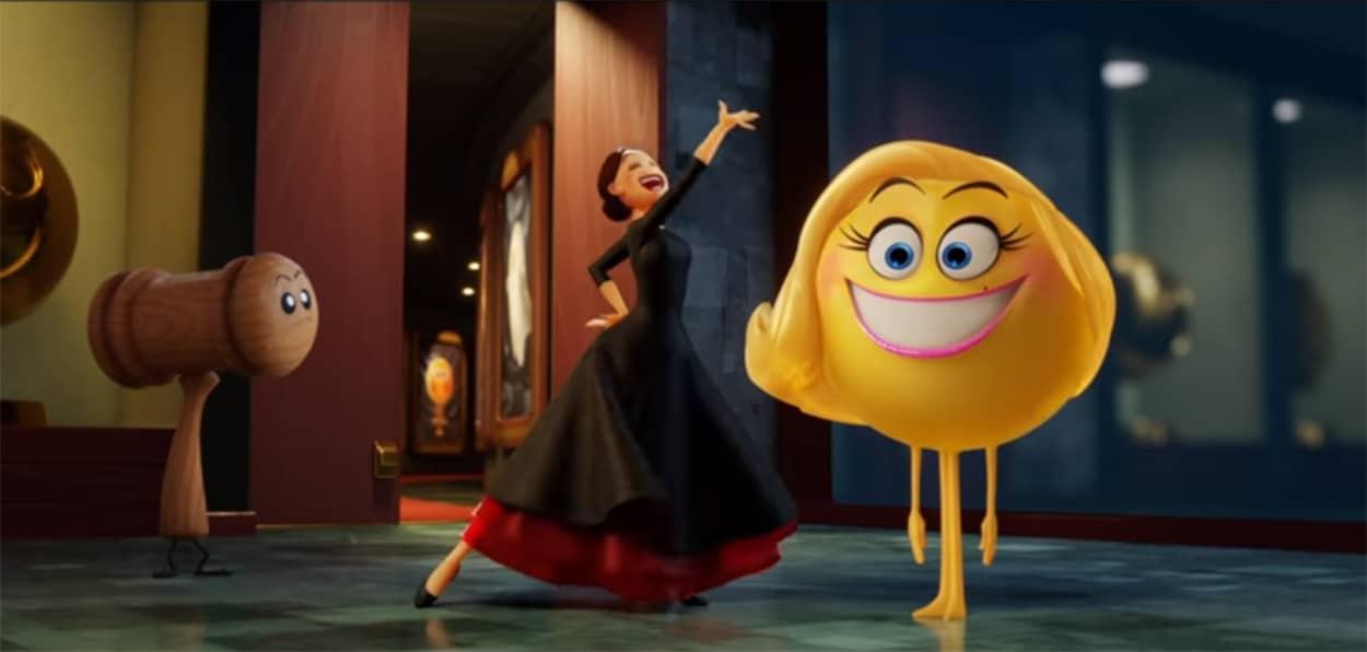 Emoji – O Filme | Emoticon tenta manter o sorriso em meio a adversidades