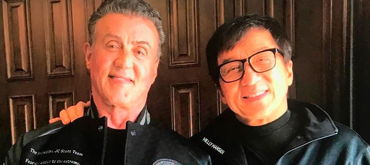 Ex-Baghdad | Jackie Chan e Sylvester Stallone se reúnem para discutir o filme em foto