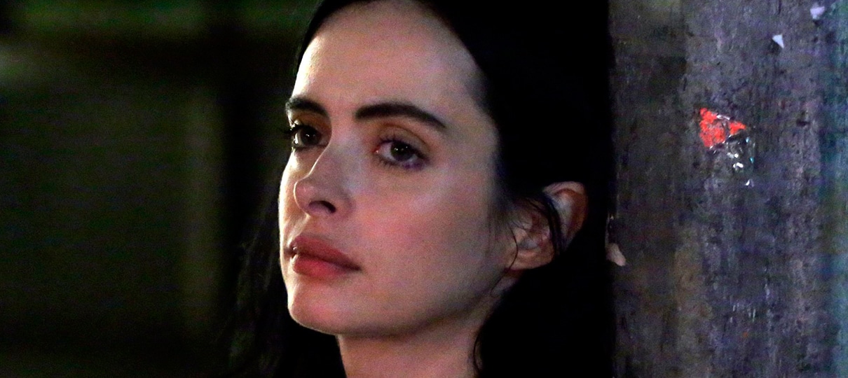 Jessica Jones tem um novo romance em fotos da segunda temporada