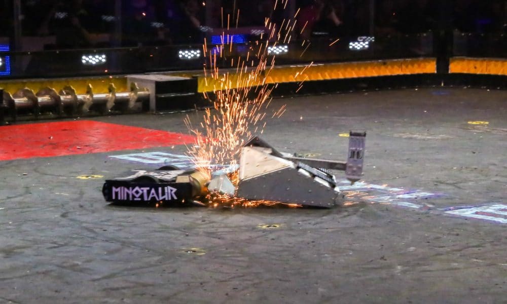 Dos ringues para a sua casa: robô Minotauro ganha versão de brinquedo