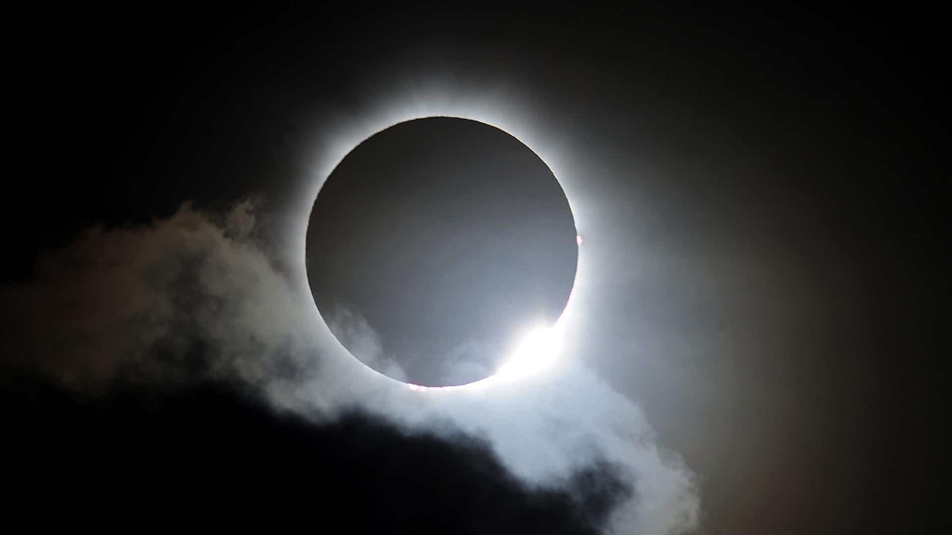 NASA vai transmitir eclipse solar ao vivo no Facebook e Twitter