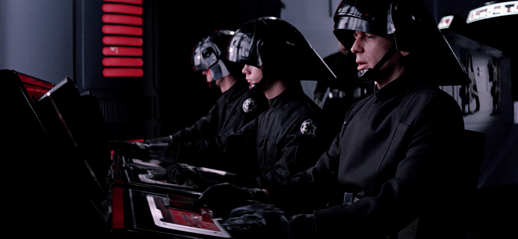 Han Solo | Capacete imperial aparece em nova foto do set