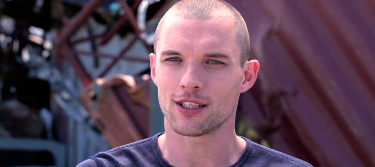 Hellboy | Ed Skrein deixa produção do filme após polêmica de embranquecimento