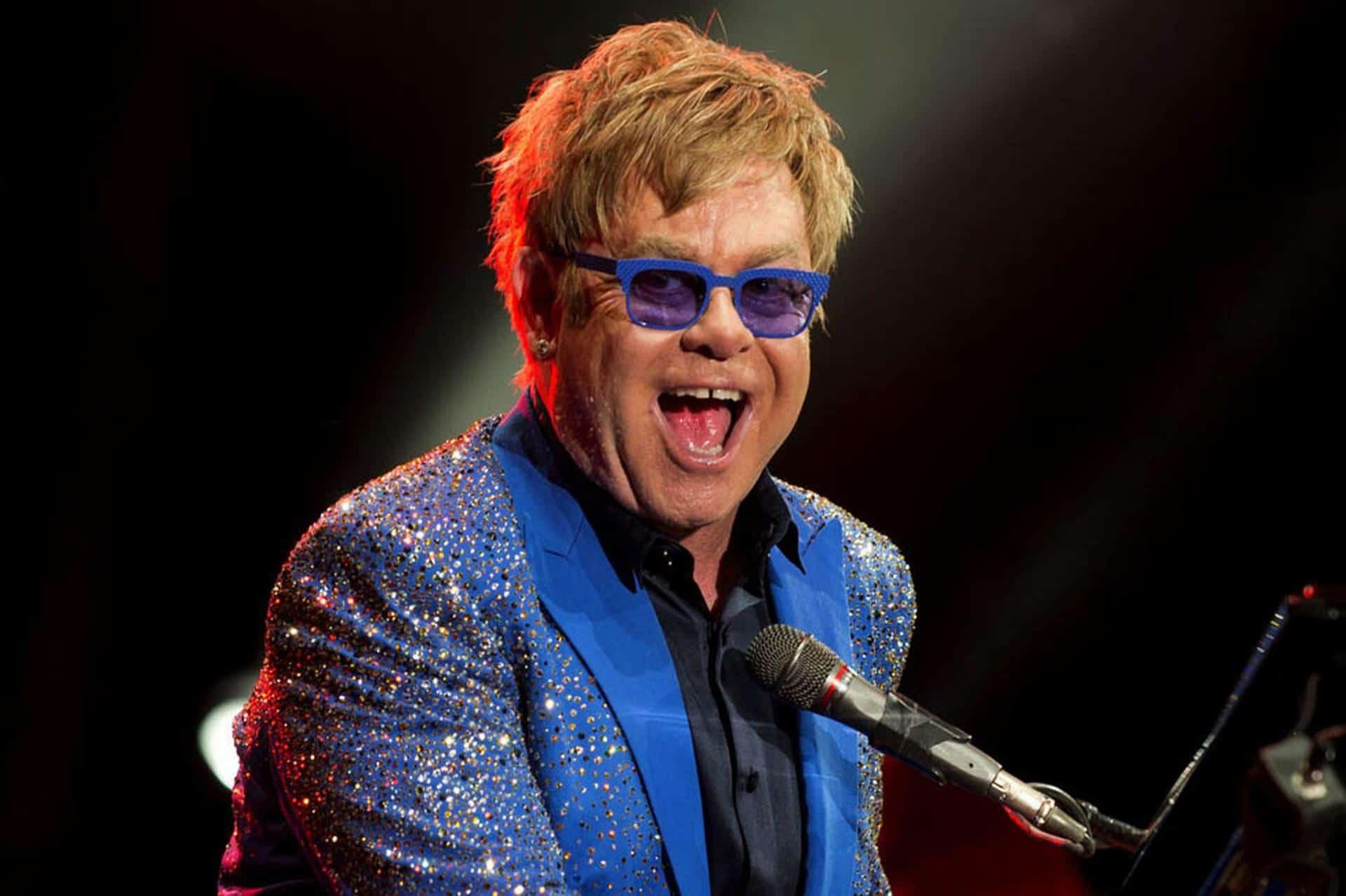 Taron Egerton vai interpretar Elton John em musical de fantasia para maiores