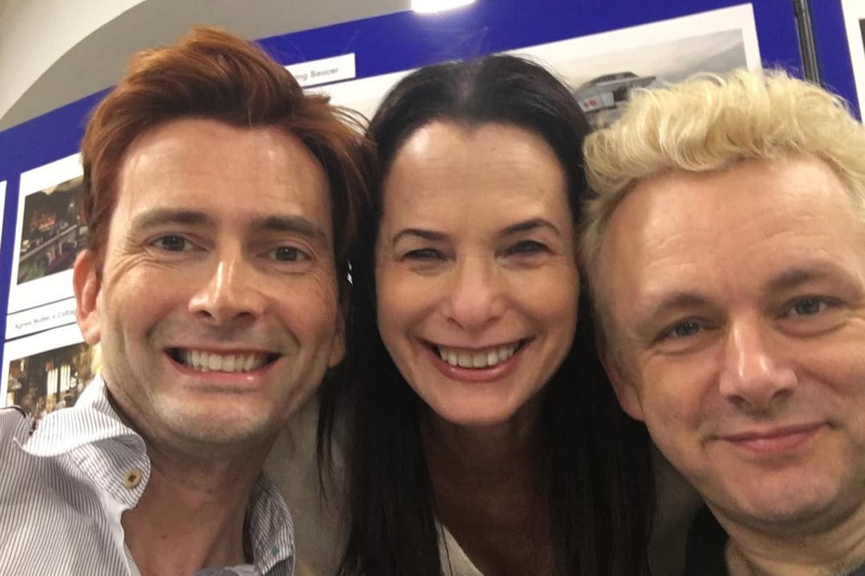 Belas Maldições | David Tennant compartilha foto do elenco reunido