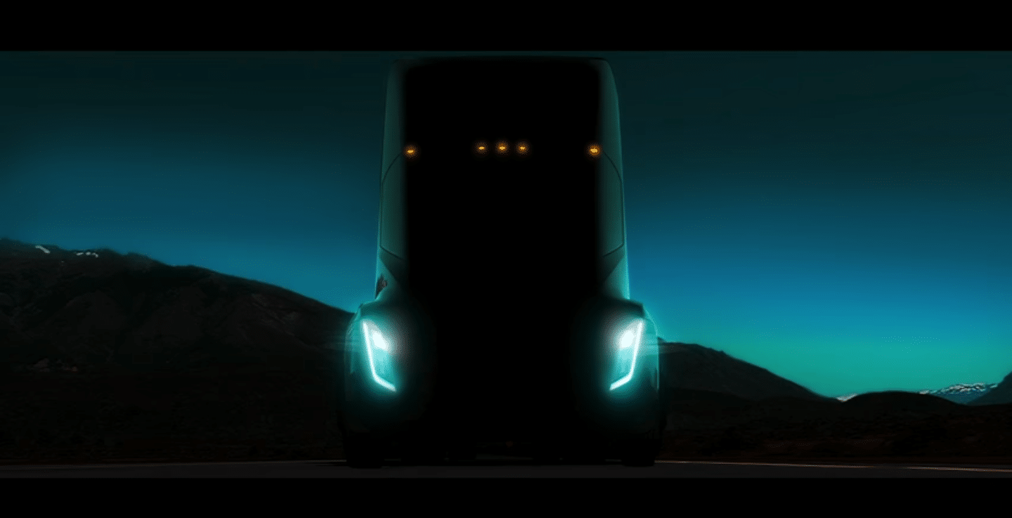 Elon Musk apresenta primeira foto do caminhão da Tesla