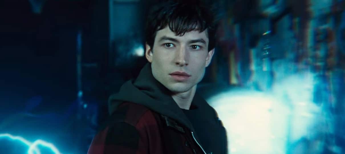 Liga da Justiça | Ezra Miller revela que Flash não usará o anel clássico das HQs