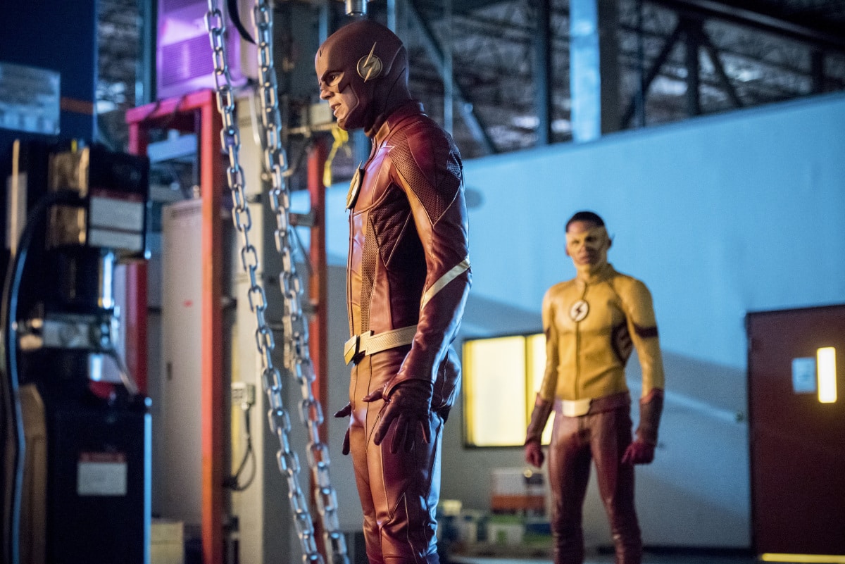 The Flash -- "Mixed Signals" -- Image Number: FLA402b_0134b.jpg -- Pictured (L-R): Grant Gustin as The Flash and Keiynan Lonsdale as Kid Flash -- Photo: Dean Buscher/The CW -- ÃÂ© 2017 The CW Network, LLC. All rights reserved.
