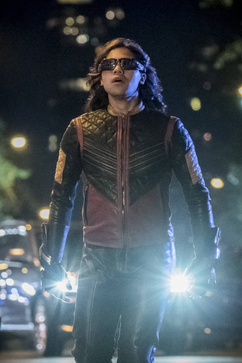 The Flash -- "The Flash Reborn" -- Image Number: FLA401a_0244b.jpg -- Pictured: Carlos Valdes as Vibe -- Photo: Katie Yu/The CW -- ÃÂ© 2017 The CW Network, LLC. All rights reserved.