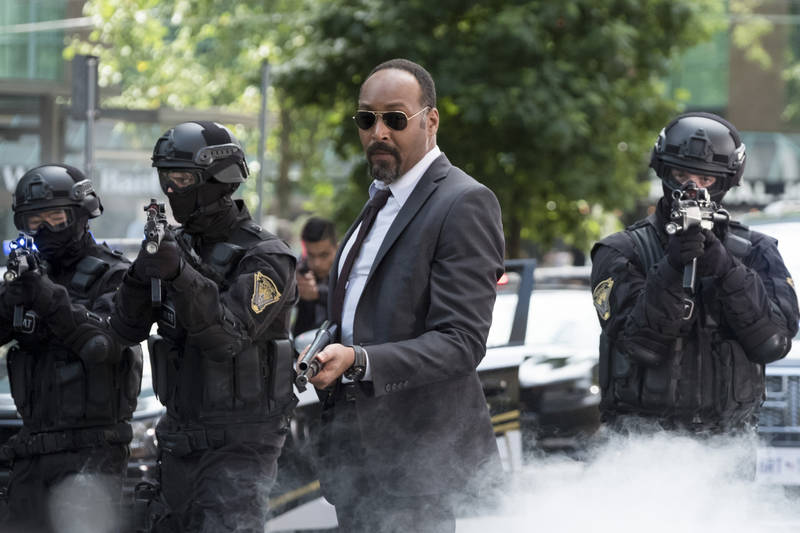 The Flash -- "The Flash Reborn" -- Image Number: FLA401b_0056b.jpg -- Pictured: Jesse L. Martin as Detective Joe West -- Photo: Katie Yu/The CW -- ÃÂ© 2017 The CW Network, LLC. All rights reserved.