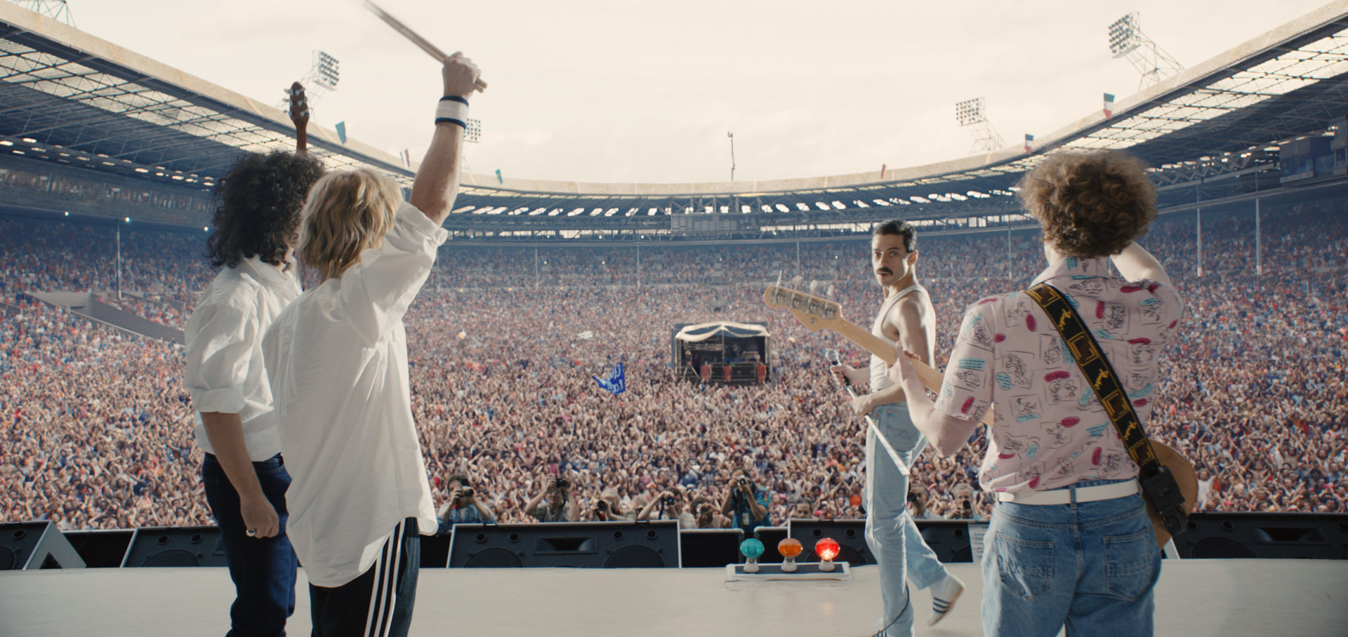 O_163_wem_1360_comp_v003_01,1159 2 – L-R: Gwilym Lee (Brian May), Ben Hardy (Roger Taylor), Rami Malek (Freddie Mercury), and Joe Mazzello (John Deacon) star in Twentieth Century Fox’s BOHEMIAN RHAPSODY. Photo Credit: Courtesy Twentieth Century Fox.