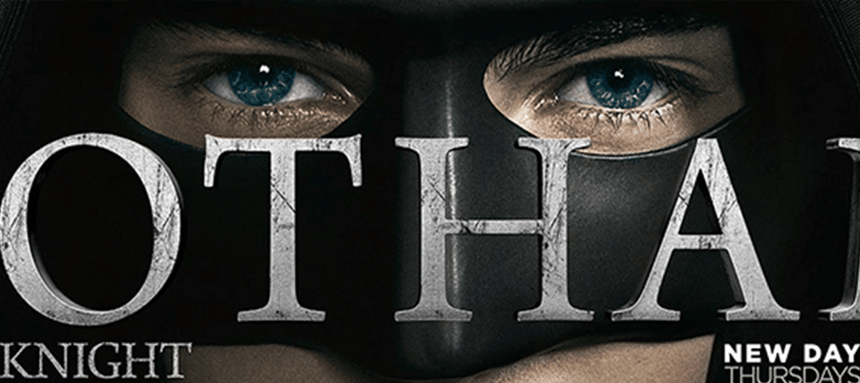 Bruce Wayne traja capa e máscara do Batman em novas imagens de Gotham