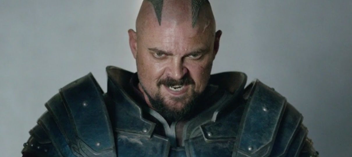 Thor: Ragnarok  O ator Karl Urban revela porque Skurge trai