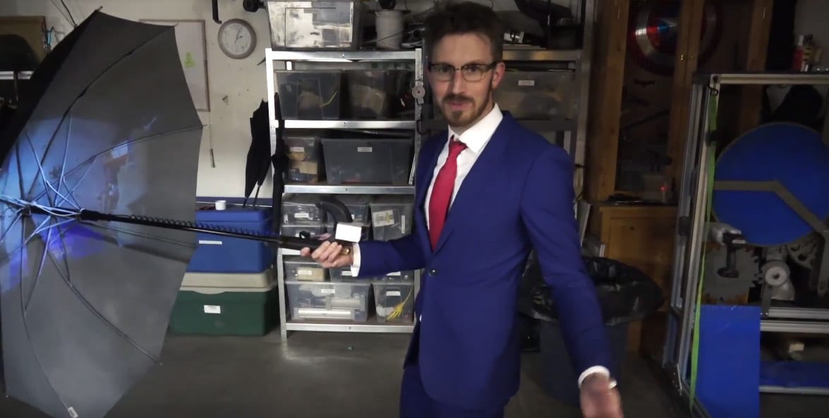 Esse guarda-chuva é digno de um Kingsman