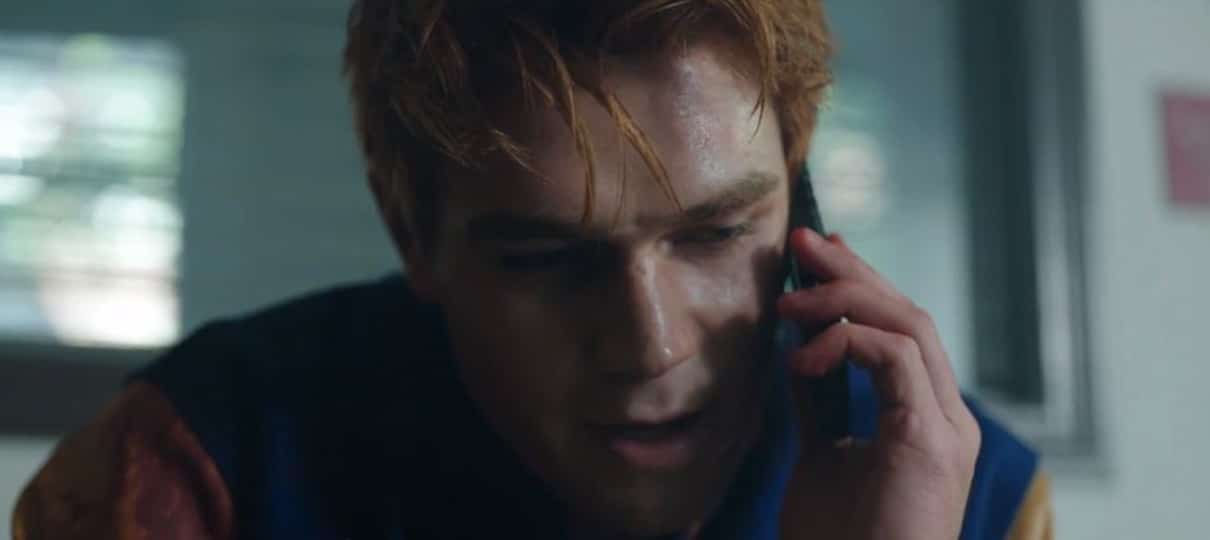 Riverdale | Pai de Archie está correndo perigo em novo vídeo promocional