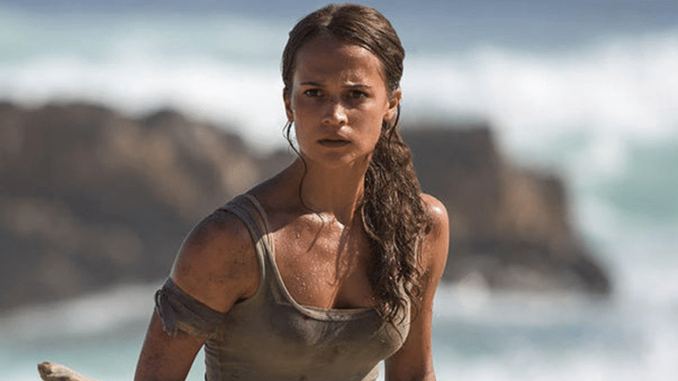 Tomb Raider: A Origem  Alicia Vikander se aventura pela floresta