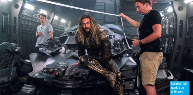 Liga da Justiça | Aquaman aparece ao lado do Batmóvel em nova foto de bastidores