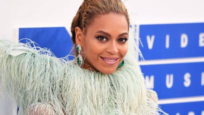 A Bela e a Fera | Diretor queria Beyoncé como Plumette no live-action